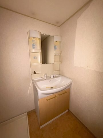 物件内観写真3　(脱衣スペースもあります)