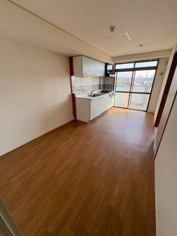 物件内観写真12　(ゆったり過ごせるリビングです)