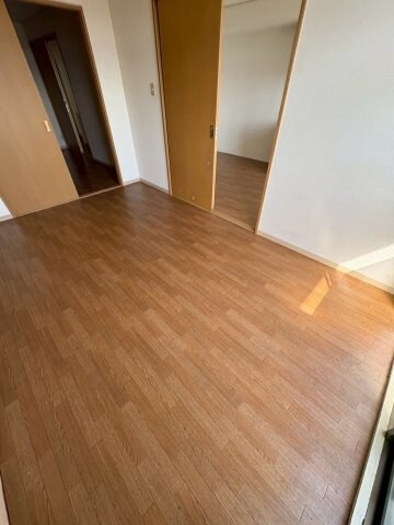 物件内観写真21　(内装は落ち着いています)