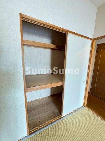 物件内観写真19　(ちょっとした収納スペースも充実しています)