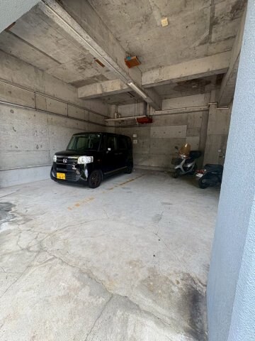 物件外観写真2　(駐車場に車を止められます)