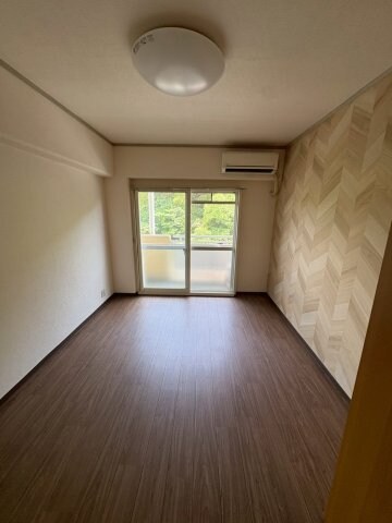 物件内観写真5　(リビングです)