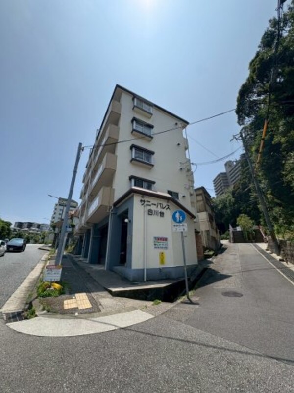 駐車場(駐車場です)