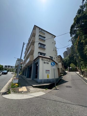 物件外観写真3　(駐車場です)