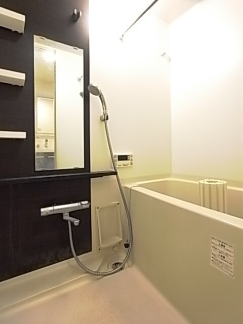 物件内観写真6　(コンパクトで使いやすいお風呂です)