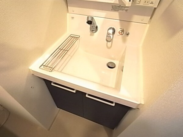 独立洗面台(使いやすい独立洗面台です)