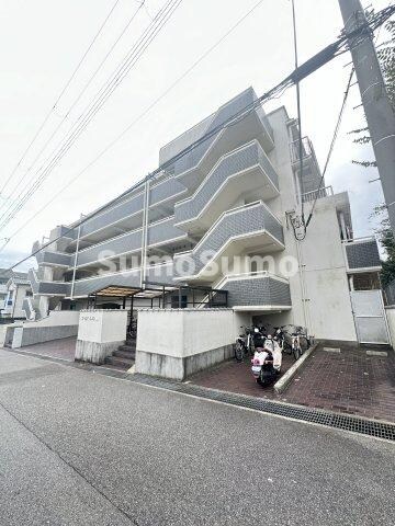 物件外観写真1　(建物外観を気になさる方へ、見た目の良い物件です)