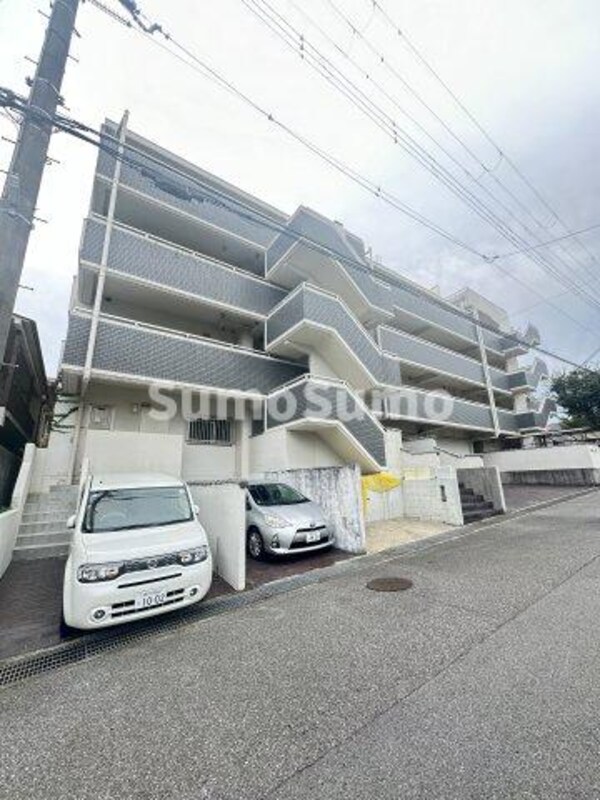 駐車場(駐車場です)