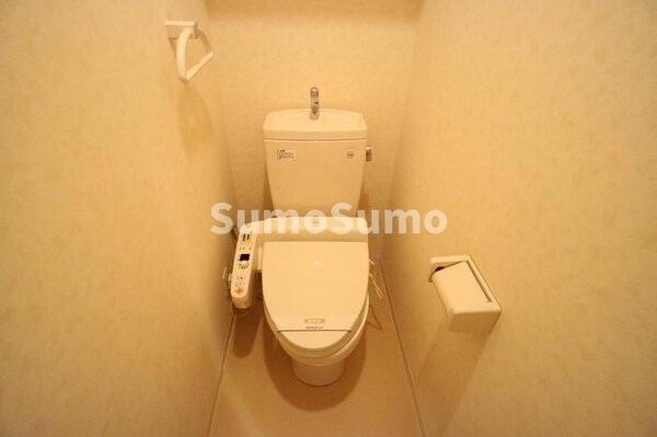 トイレ(コンパクトで使いやすいトイレです)