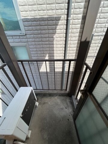 物件内観写真8　(広々としたバルコニーです)