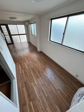 物件内観写真20　(こちらのリビングで趣味の時間をお楽しみください)