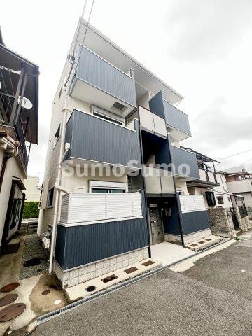 物件外観写真3　(きれいな外観です)