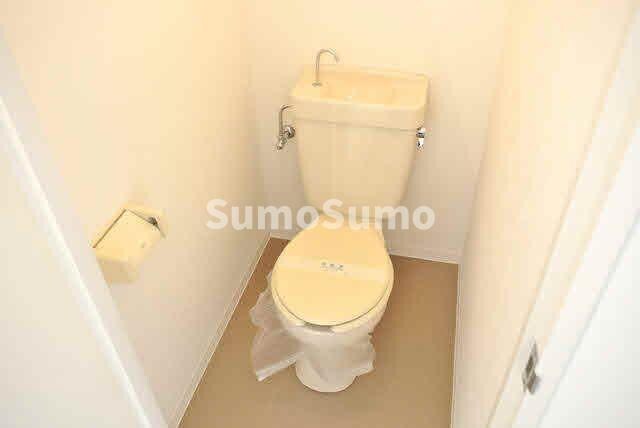 物件内観写真6　(ゆったりとした空間のトイレです)