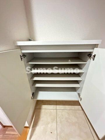 物件内観写真23　(収納豊富です)