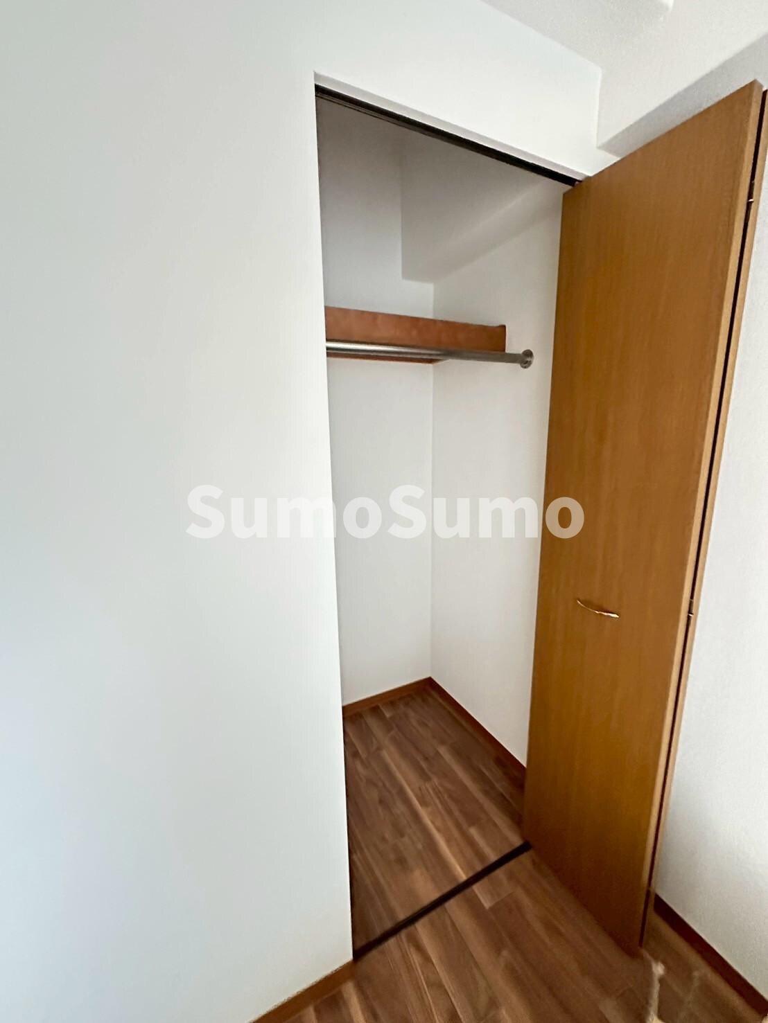 物件内観写真24　(小物を収納するのに便利です)