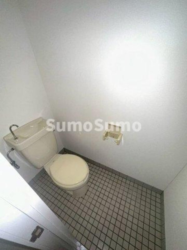 トイレ(コンパクトで使いやすいトイレです)