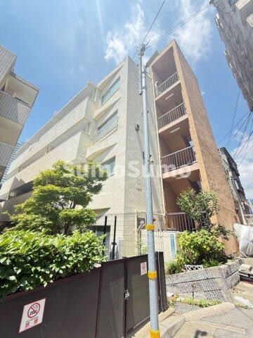 物件外観写真1　(落ち着いた雰囲気の外観です)