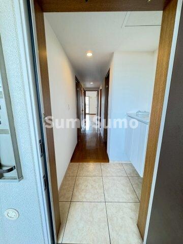 物件内観写真3　(きれいな玄関です)