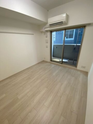 物件内観写真7　(使い勝手のいい寝室です)