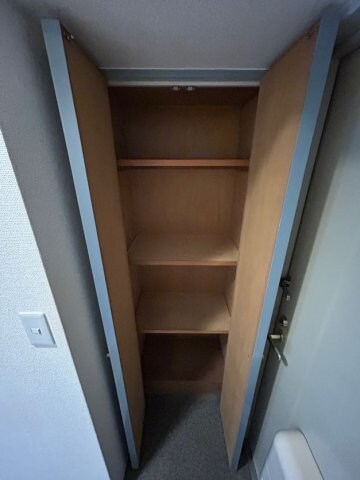 物件内観写真10　(収納スペース豊富です)