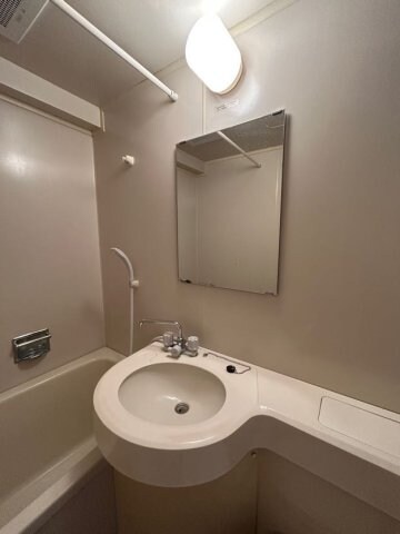 物件内観写真15　(脱衣スペースもあります)