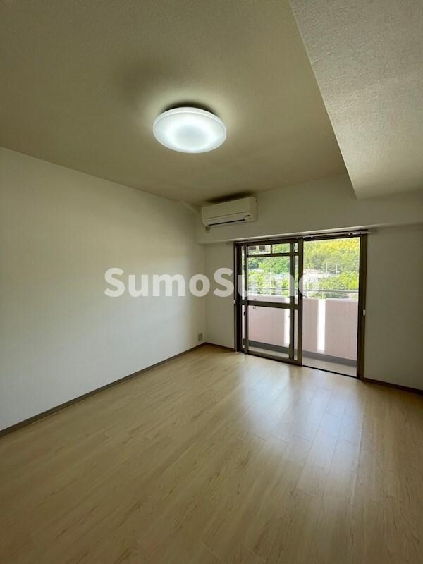 物件内観写真6　(使い勝手のいい寝室です)