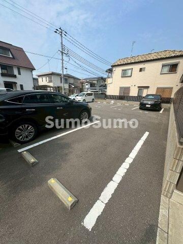 物件外観写真3　(カースペースがあります)