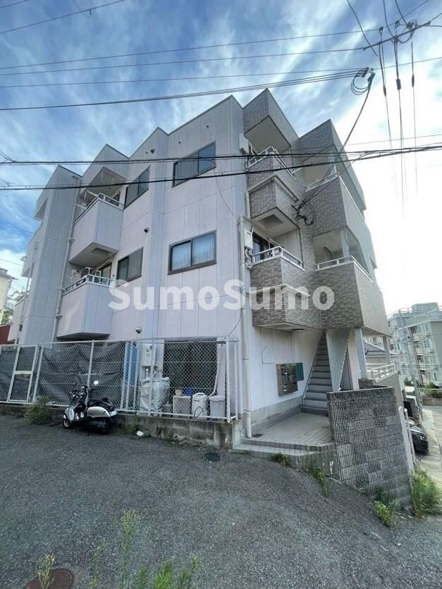 物件外観写真1　(外観もきれいです)