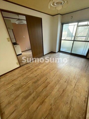 物件内観写真22　(ゆったりとしたリビングです)