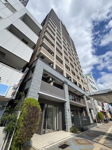 物件外観写真1　(落ち着いた雰囲気の外観です)