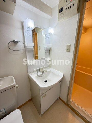 物件内観写真10　(忙しい朝には欠かせない洗面所です)