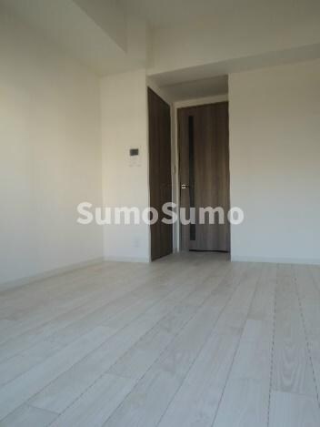 物件内観写真5　(使いやすい居間です)