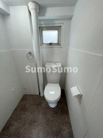 物件内観写真9　(ゆったりとした空間のトイレです)