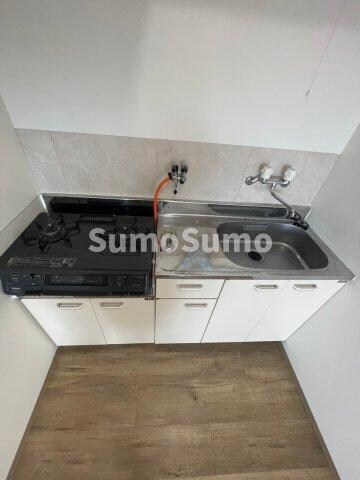 物件内観写真14　(コンパクトなキッチンで掃除もラクラク)