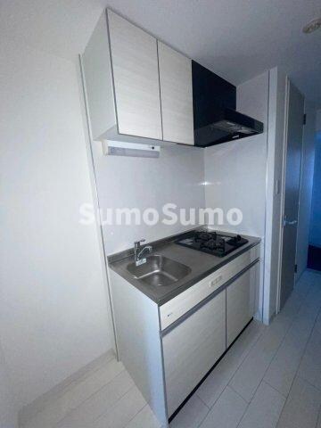 物件内観写真6　(コンパクトなキッチンで掃除もラクラク)