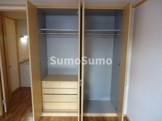 物件内観写真11　(たっぷりとした収納スペースです)