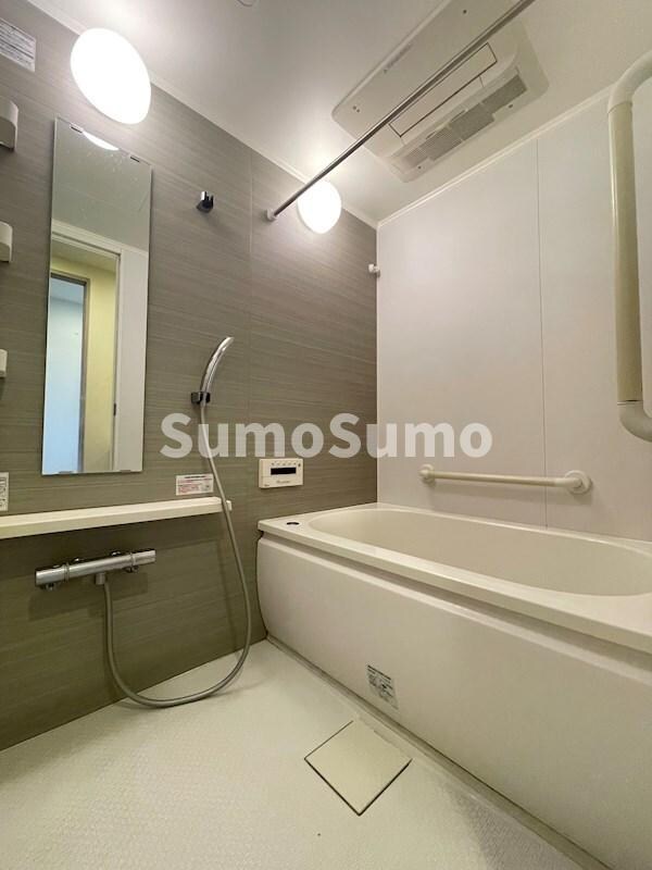 物件内観写真6　(きれいなお風呂です)