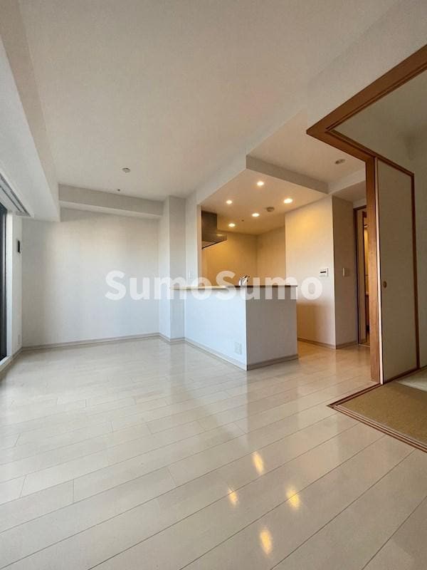 居室(ゆったり過ごせる居間です)