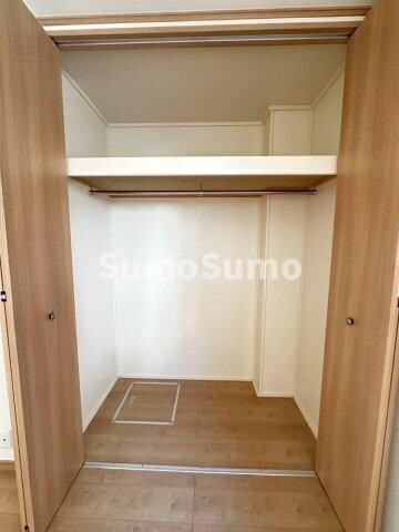 物件内観写真12　(収納豊富です)