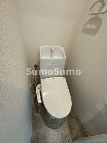 物件内観写真11　(シンプルで使いやすいトイレです)