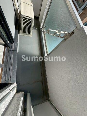 物件内観写真15　(お洗濯にも便利なバルコニー付き)