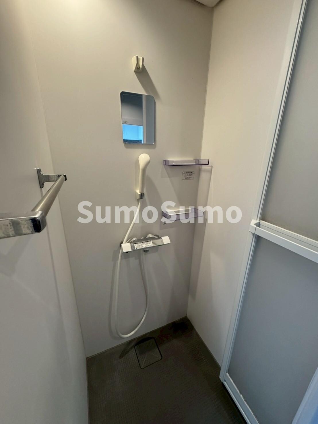 物件内観写真17　(すっきりとしたシャワールームです)