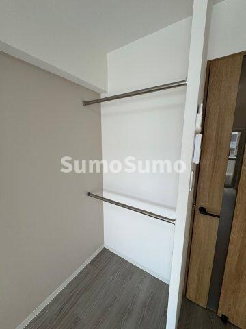 物件内観写真25　(たっぷりとした収納スペースです)