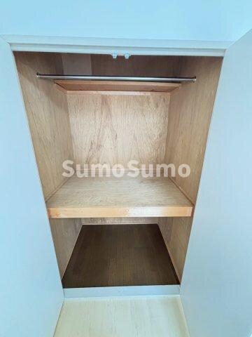 物件内観写真19　(たっぷりとした収納スペースです)