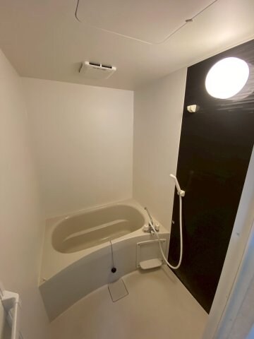 物件内観写真10　(日々の疲れを癒すお風呂付です)