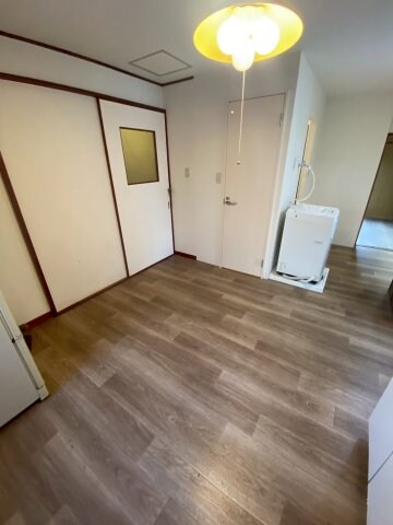 物件内観写真16　(ゆったりとした居間です)