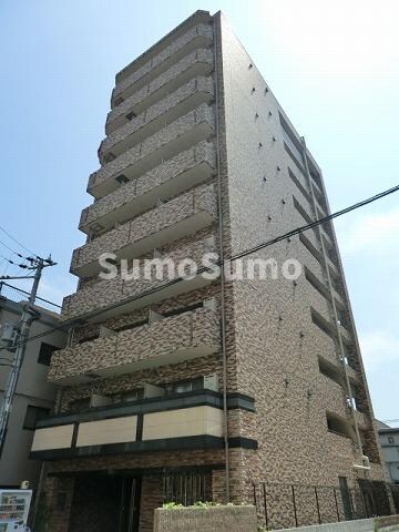 物件外観写真1　(外観もきれいです)