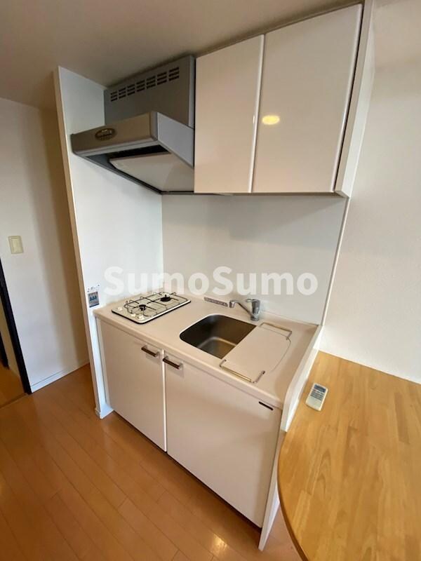 物件内観写真20　(コンパクトなキッチンで掃除もラクラク)