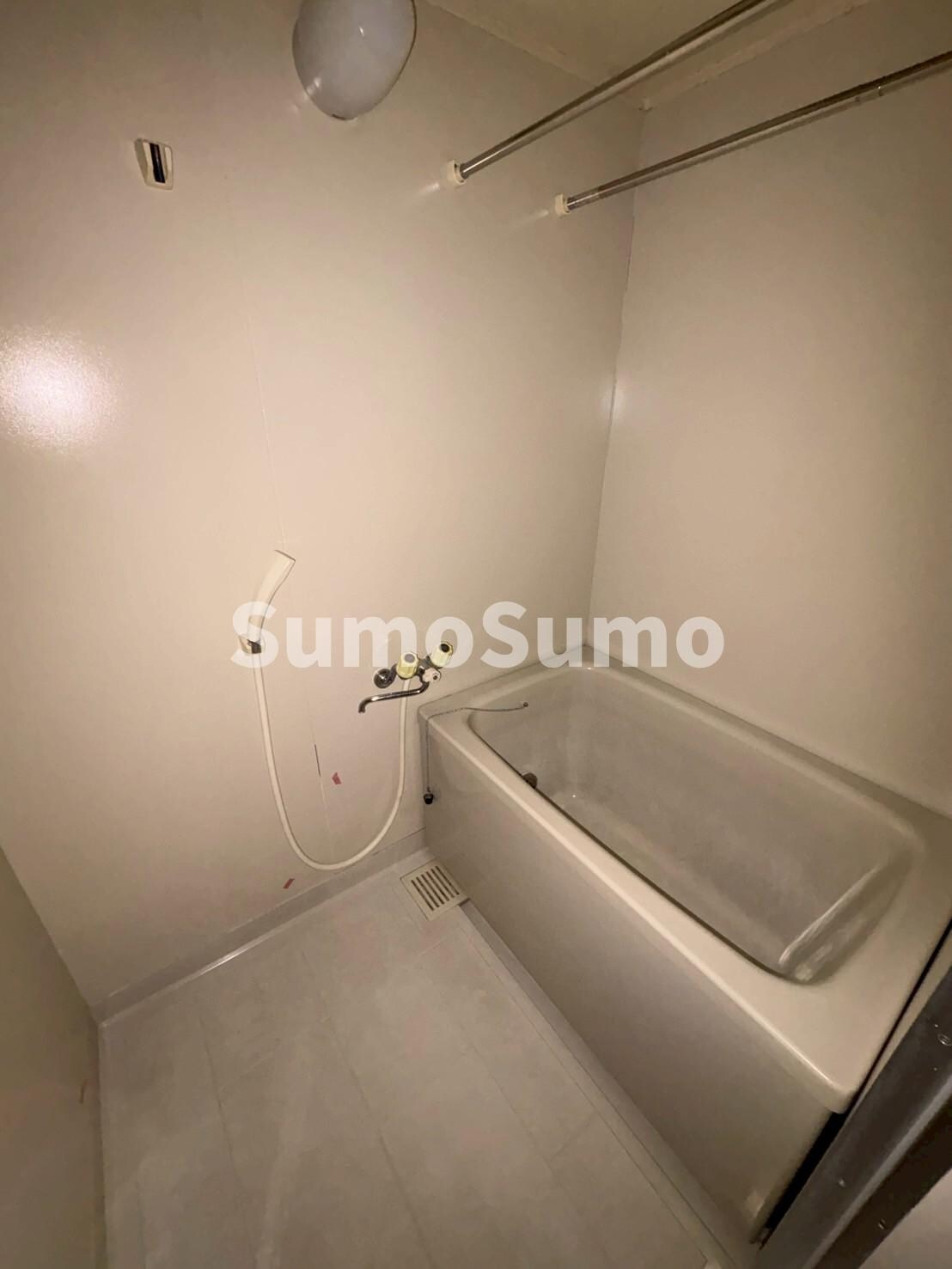 物件内観写真10　(コンパクトで使いやすいお風呂です)