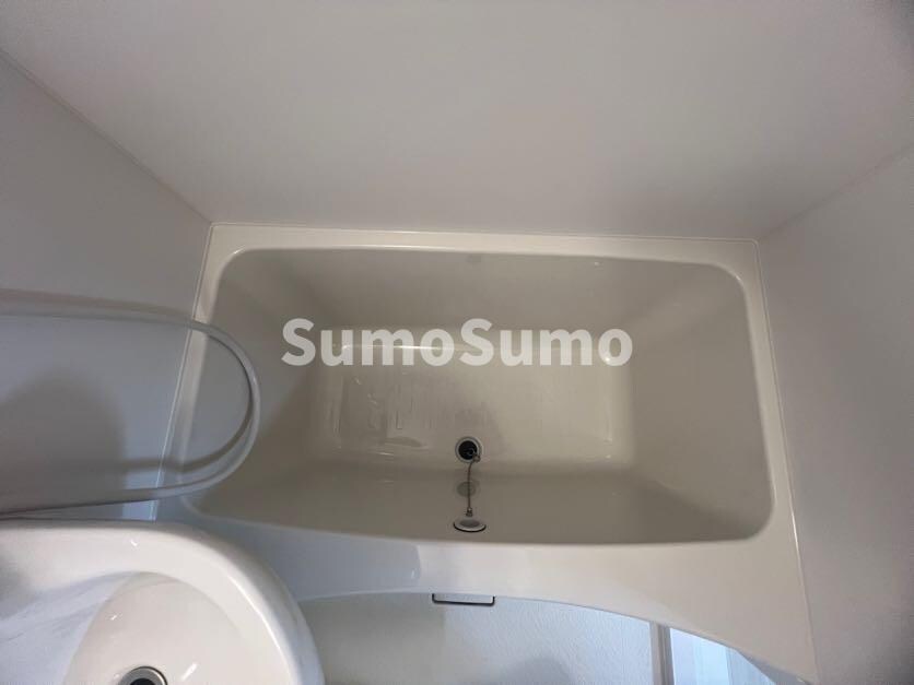 物件内観写真6　(日々の疲れを癒すお風呂付です)